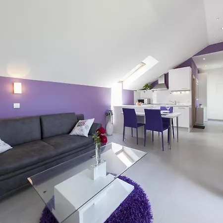 شقة In With Sea View, Terrace,air Conditioning, Wifi 4203-3
